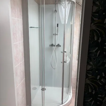 Beach Bungalow Green מידלקרק